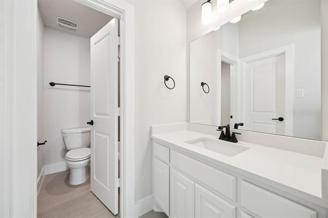 Building Photo - 9058 Hyacinth Ln