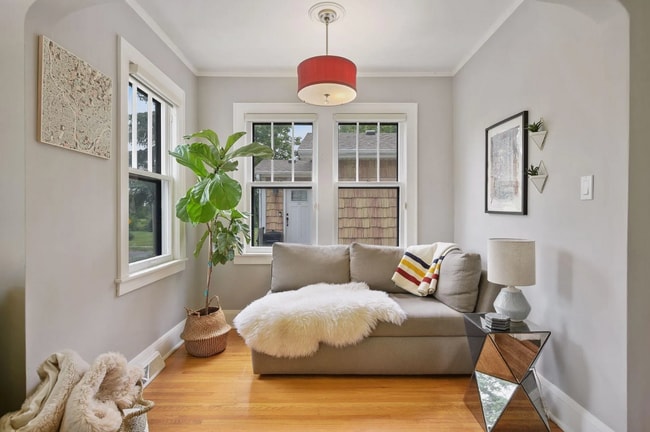 Building Photo - 4250 20th Ave S