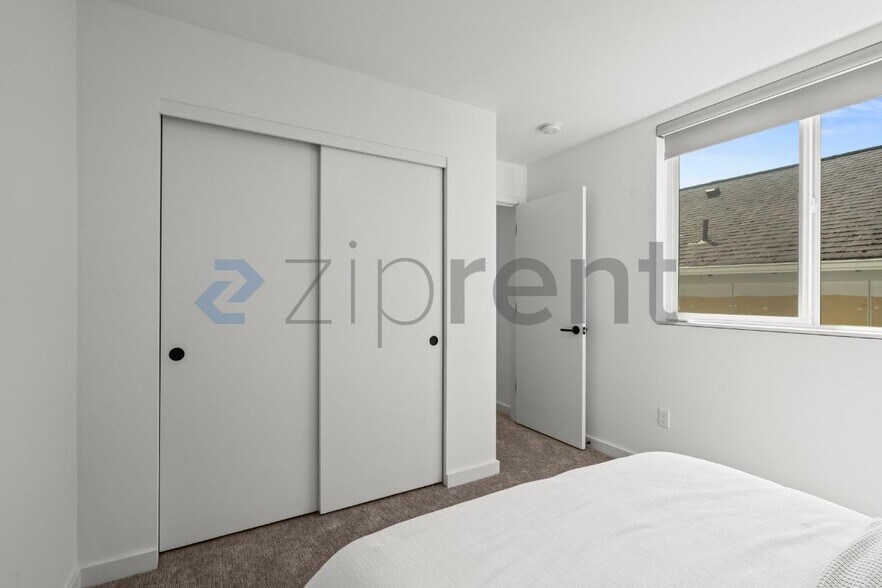 Building Photo - Unit 1755