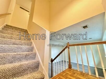 Building Photo - 1359 Dix Dr
