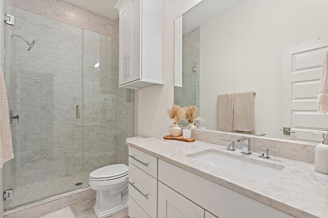 Building Photo - 1002 Meriden Ln