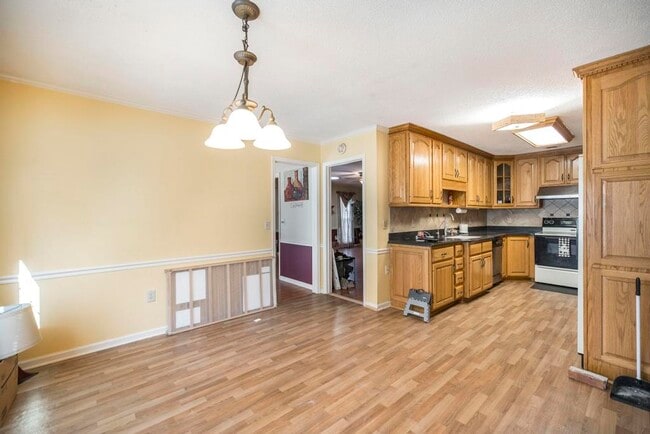 Building Photo - 123 Whipoorwill Way