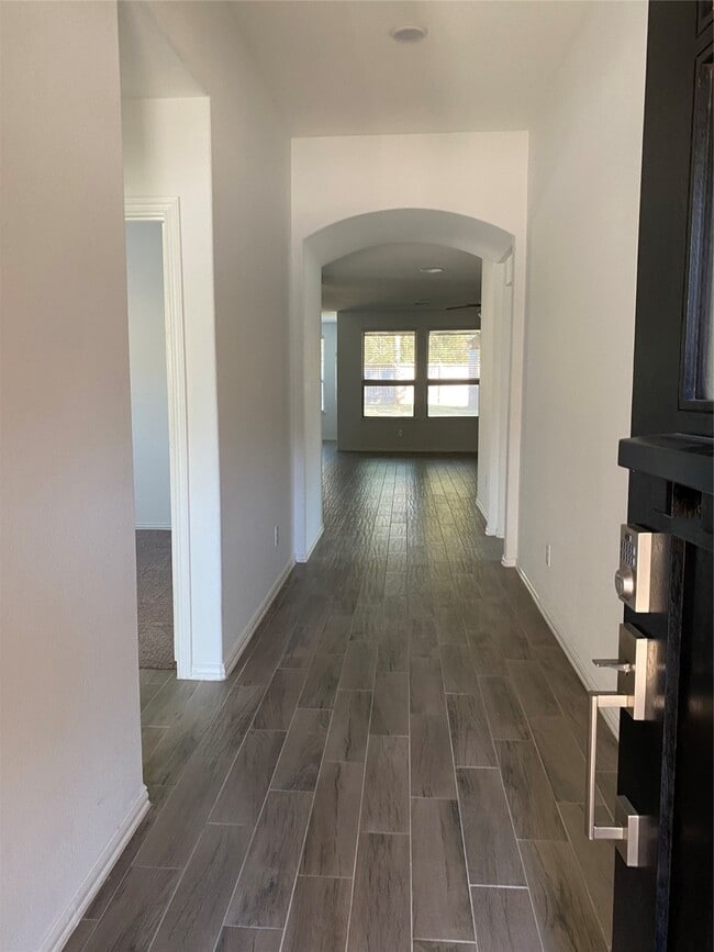 Building Photo - 210 Emory Birch