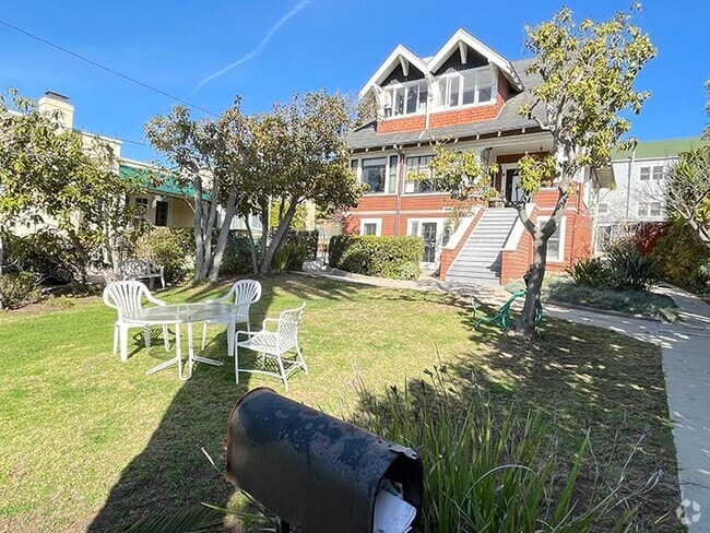 Building Photo - 2507 3rd St