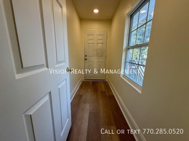 Building Photo - 673 Kennesaw Ave NE