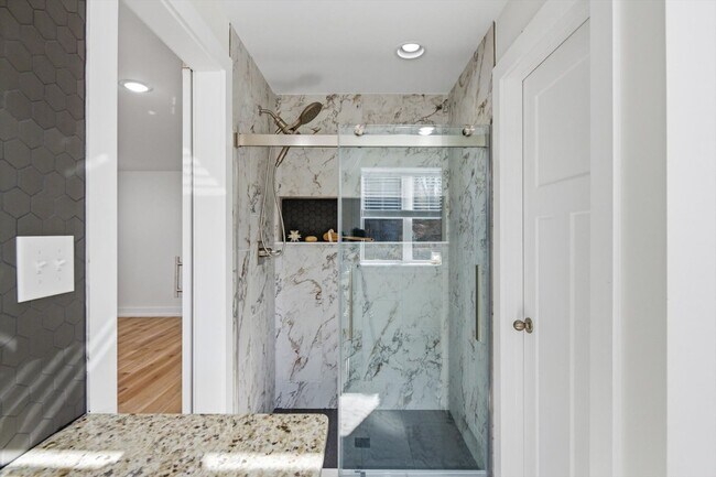 Building Photo - 2113 W Madison Ave