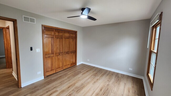 Building Photo - 3467 Charlemaine Dr