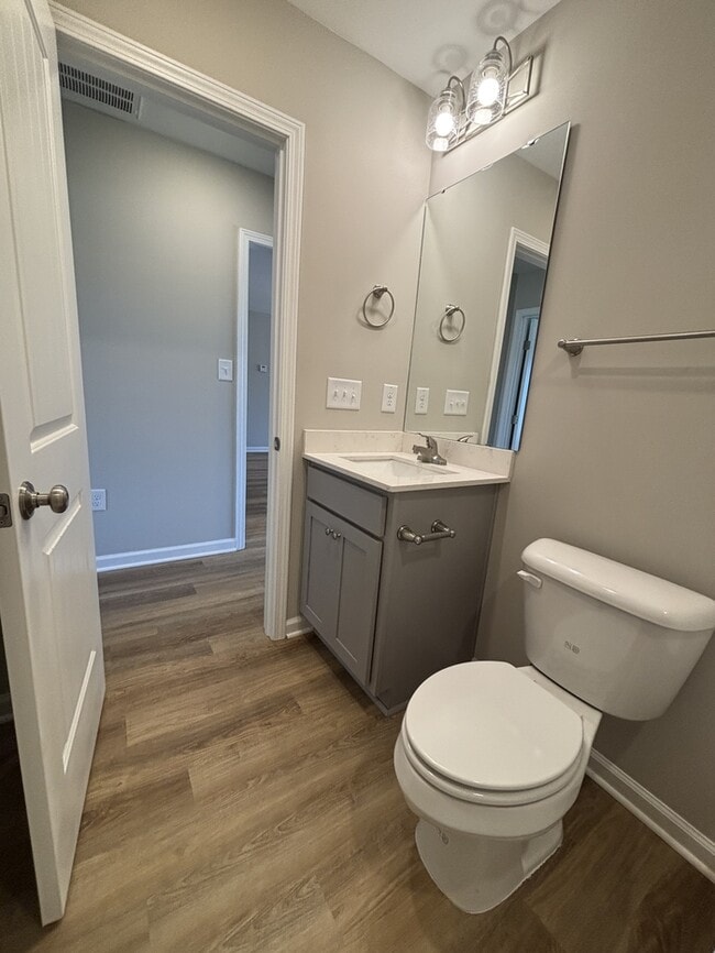 Building Photo - 102 Bradfield Cir