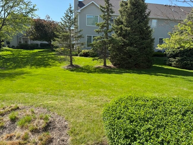 Building Photo - 605 Lakeridge Ct