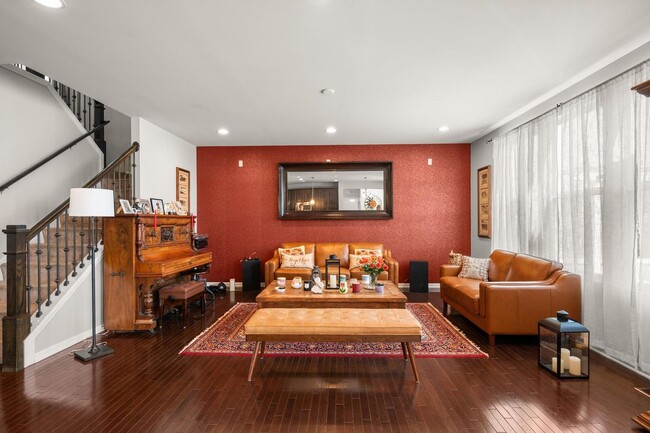 Building Photo - 3720 Honey Locust Dr