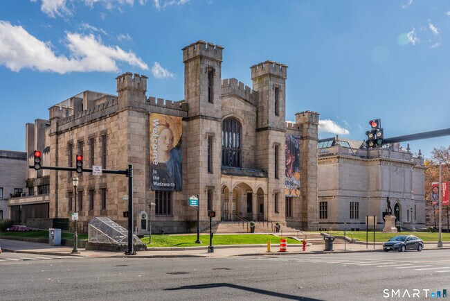 Building Photo - 1 Gold St