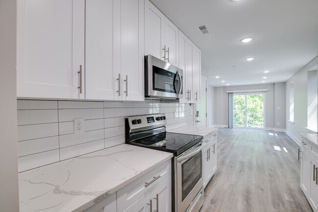 Building Photo - 2017 N College Ave