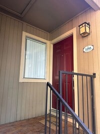 Building Photo - 2 bedrooms 2 bath condo Top floor for rent in Fremont