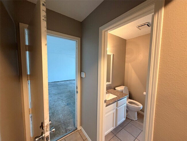 Building Photo - 3227 Glade Springs Dr
