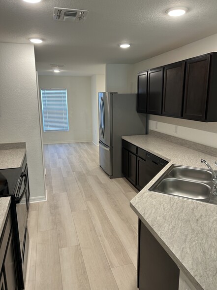 Kitchen - 120 NW 25th Ave