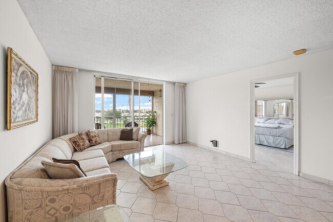 Building Photo - 14623 Bonaire Blvd