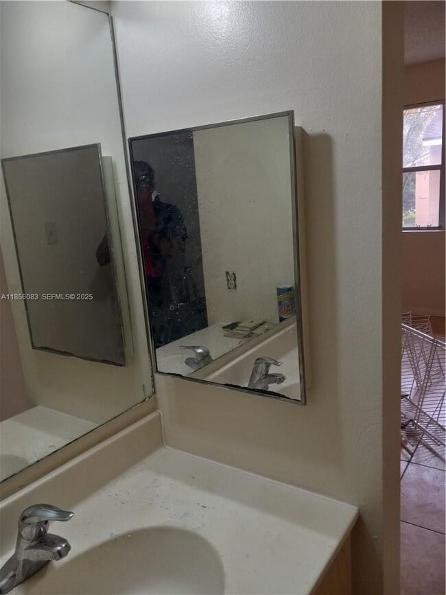 Building Photo - 2210 SW 81st Ave