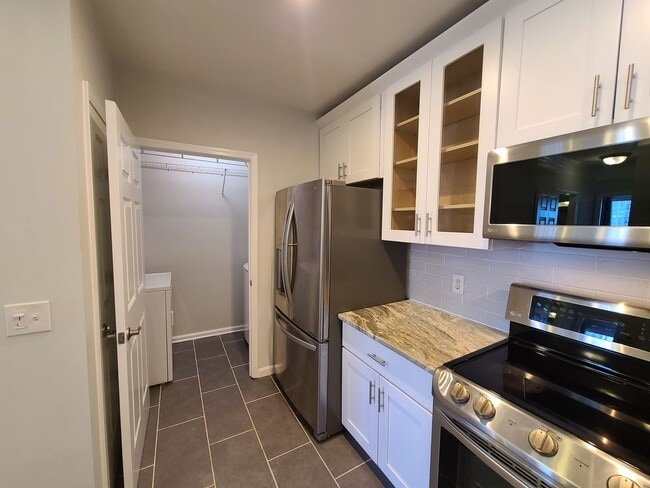 Building Photo - Buckhead - Upgraded Luxury 1 bedroom at Me...