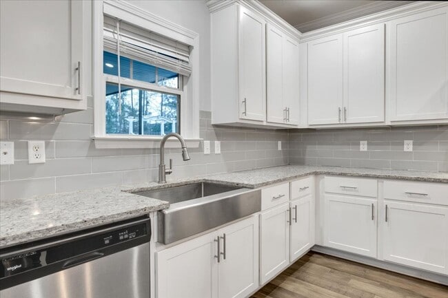 Building Photo - 1883 BEAUTIFUL HOME