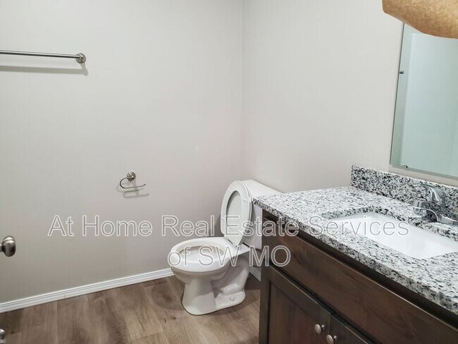 Building Photo - 624 S Southgate Dr