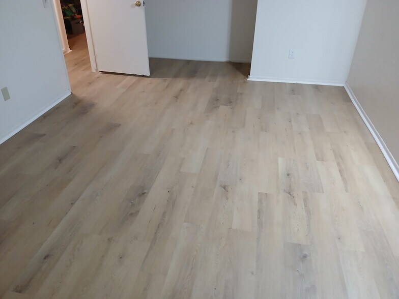 Building Photo - 15999 Orange St