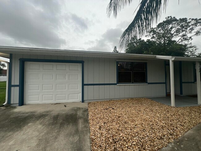Building Photo - 1049 SW Eureka Ave