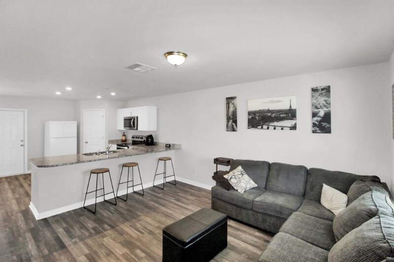 Building Photo - 15520 Taylorcrest Dr