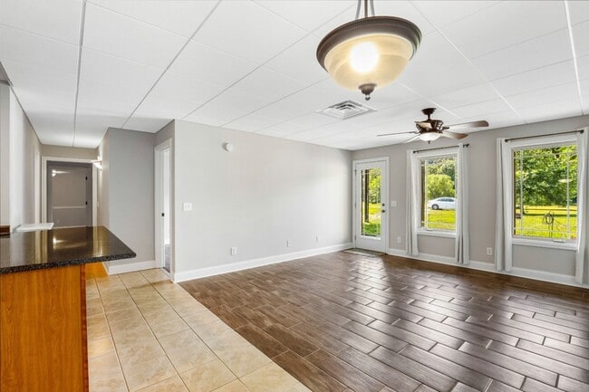 Primary Photo - 6405 N Pinson Rd