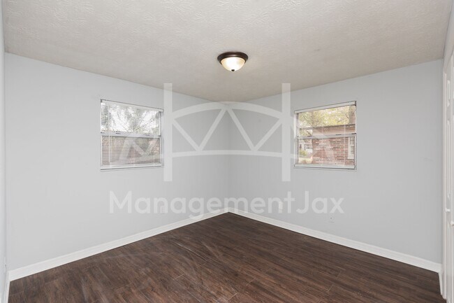 Building Photo - 2661 W 25th St