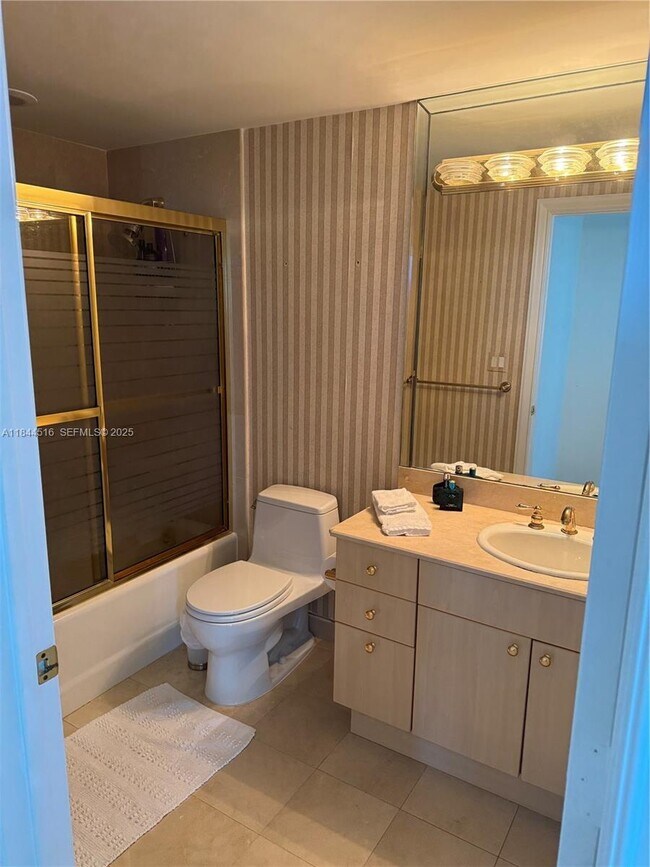 Building Photo - 5025 Collins Ave