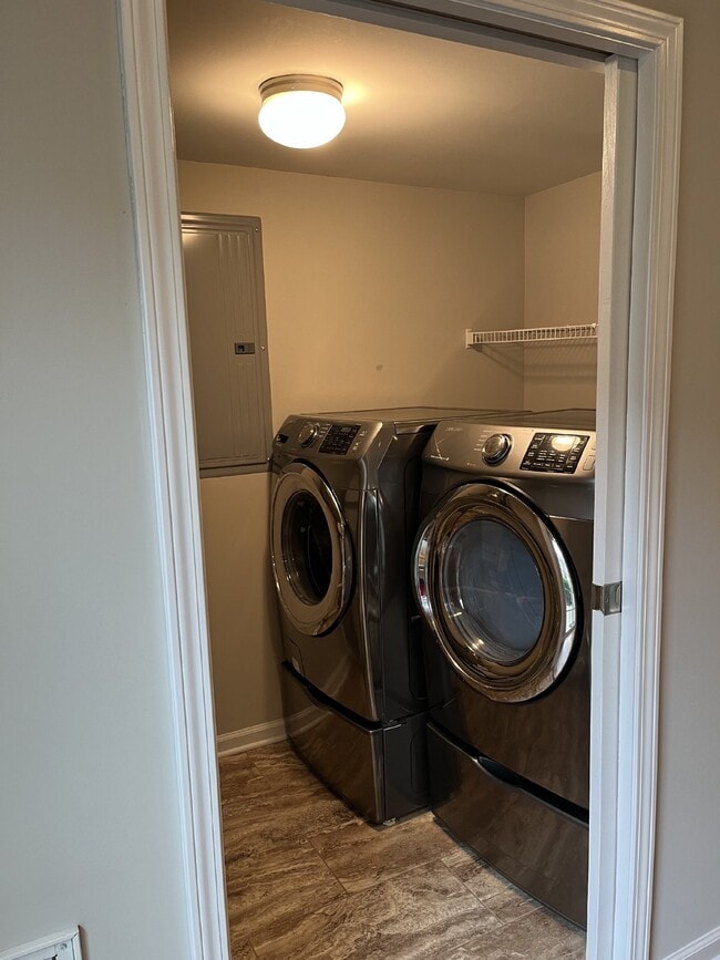 Building Photo - Cozy and Convenient Condo Living at Cambridge Condos in Gallatin, TN - 1192 sq ft Unit Available!