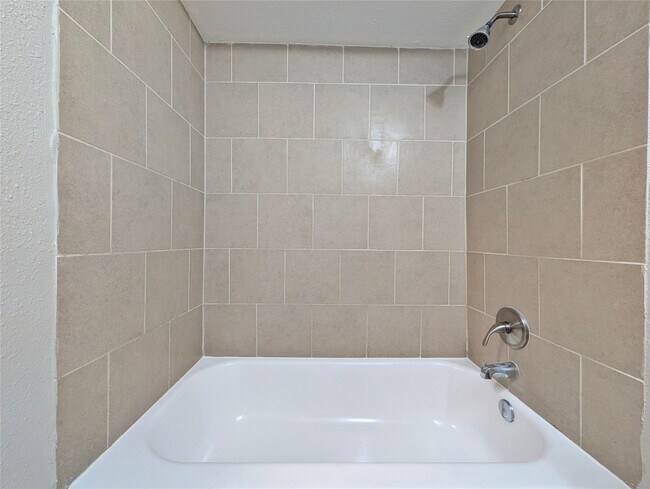 Building Photo - 1219 33rd St