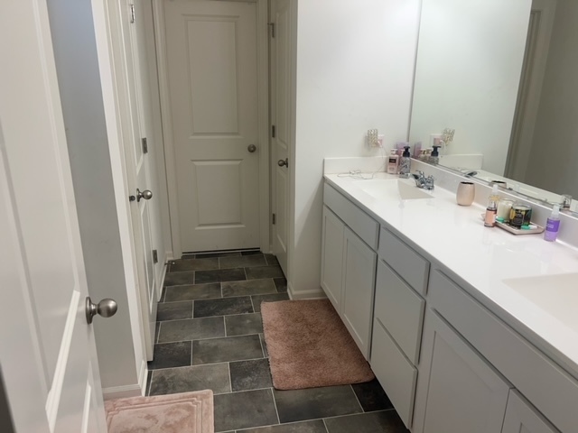 Building Photo - 431 Dollinger Dr