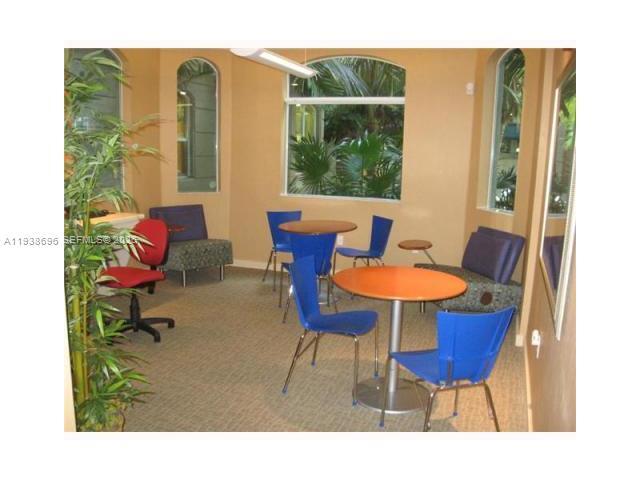 Building Photo - 6001 SW 70th St