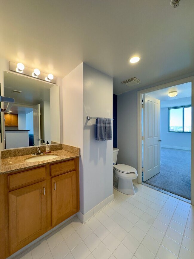 Building Photo - Charming 1 Bedroom/1 Bathroom Apartment Unit with In-Unit Laundry in Downtown Baltimore, MD!