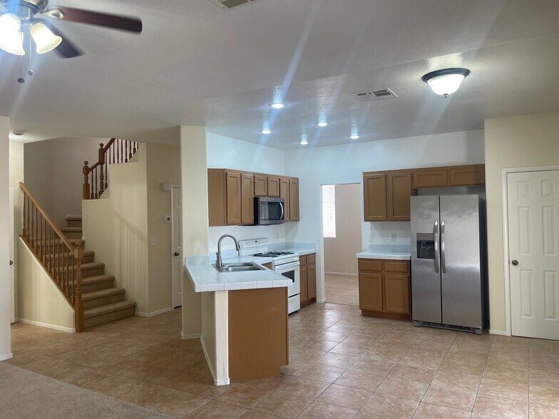 Building Photo - 8040 Tailwind Ave