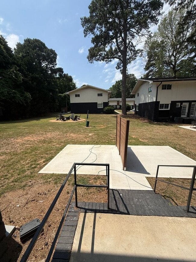 Building Photo - 708 Hawes Ct