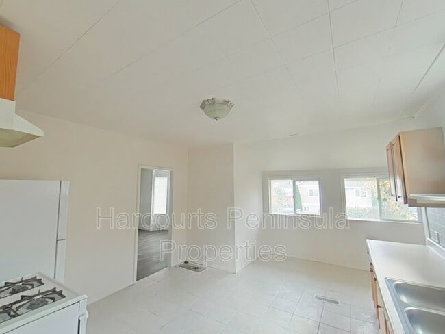 Building Photo - 1321 Elizabeth Ave