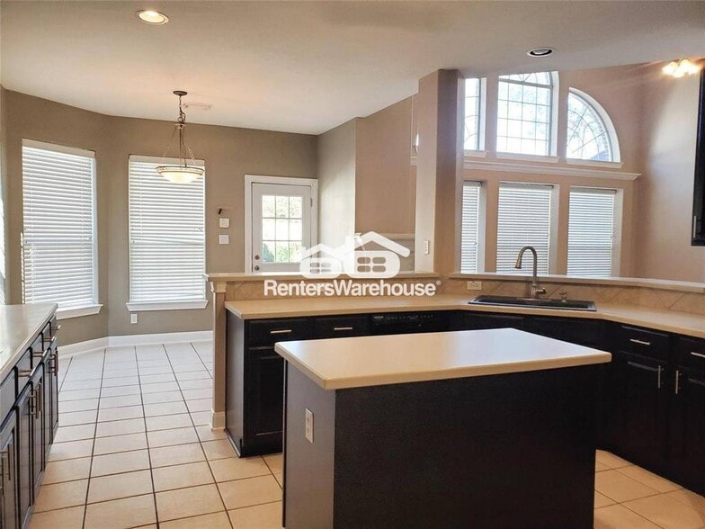 Building Photo - 17406 Autumn Oak Way