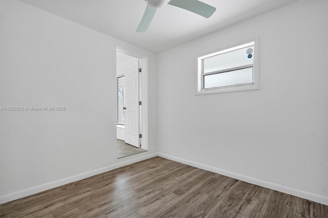 Building Photo - 5272 N Andrews Ave
