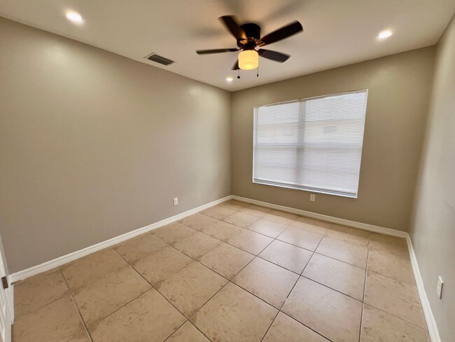 Building Photo - 3637 Country Club Blvd