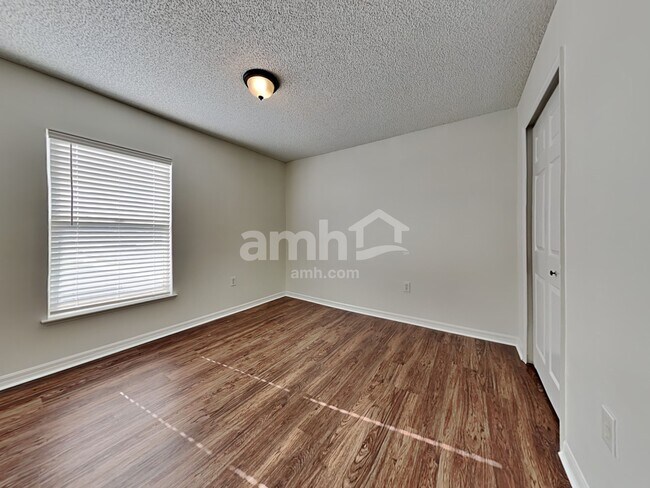 Building Photo - 7147 High Bluff Rd
