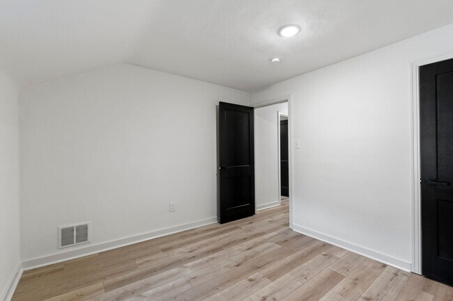 Building Photo - 314 Pennoak Dr