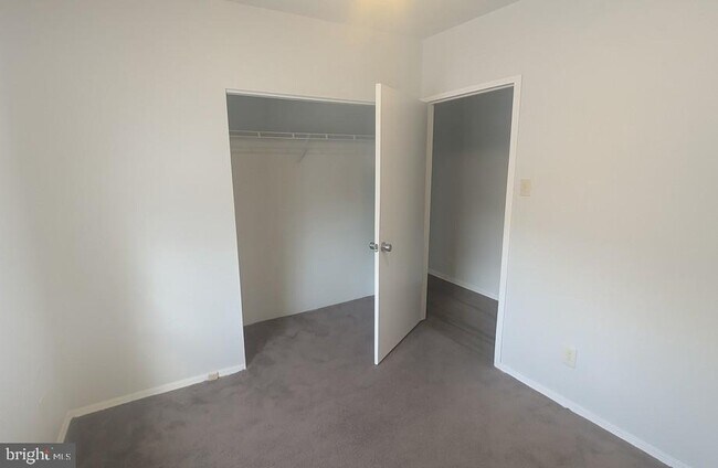 Building Photo - 2206 Fairmount Ave