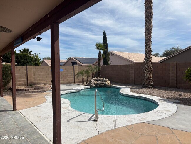 Building Photo - 13221 W Ocotillo Ln