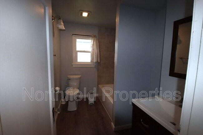 Building Photo - 1905 Fourth St