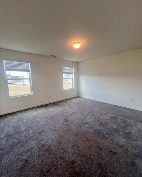 Building Photo - 330 Amberly Cir