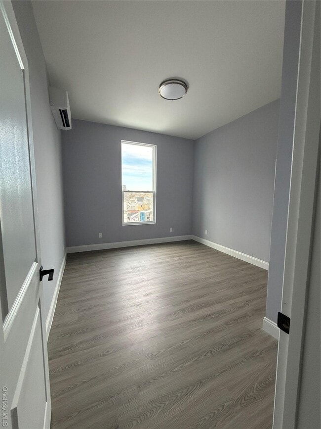 Building Photo - 222 Primrose Ave