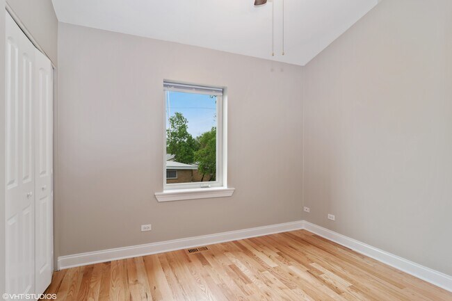 Building Photo - 3884 Wehrman Ave