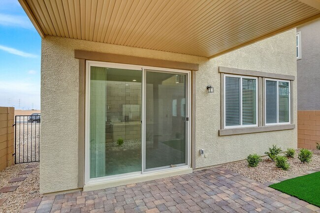 Building Photo - 10643 Enridge Ave